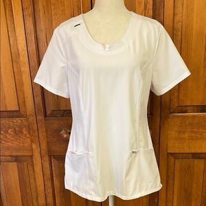 Cherokee Infinity White Scrub Top Medium